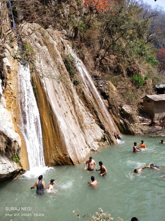 Hotel Vishla Palace By Uttarakhand Hotel Hospitality Narendra Nagar Zewnętrze zdjęcie